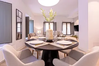 Bright apartment in Granada. Varela